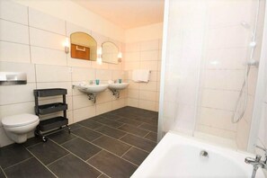 Een douche, een haardroger