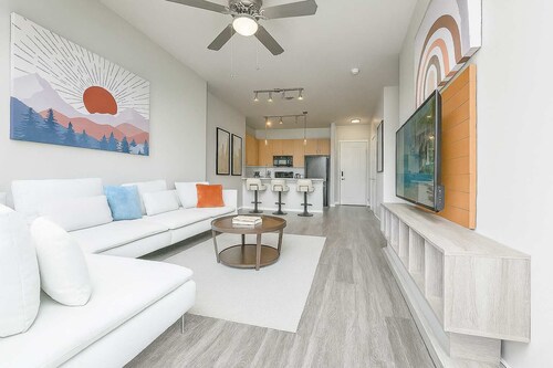 Celebrate Spring with 2BR Galleria Stay w/ Garage