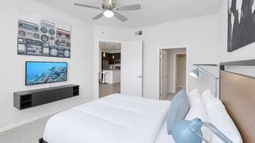 2 bedrooms, iron/ironing board, WiFi