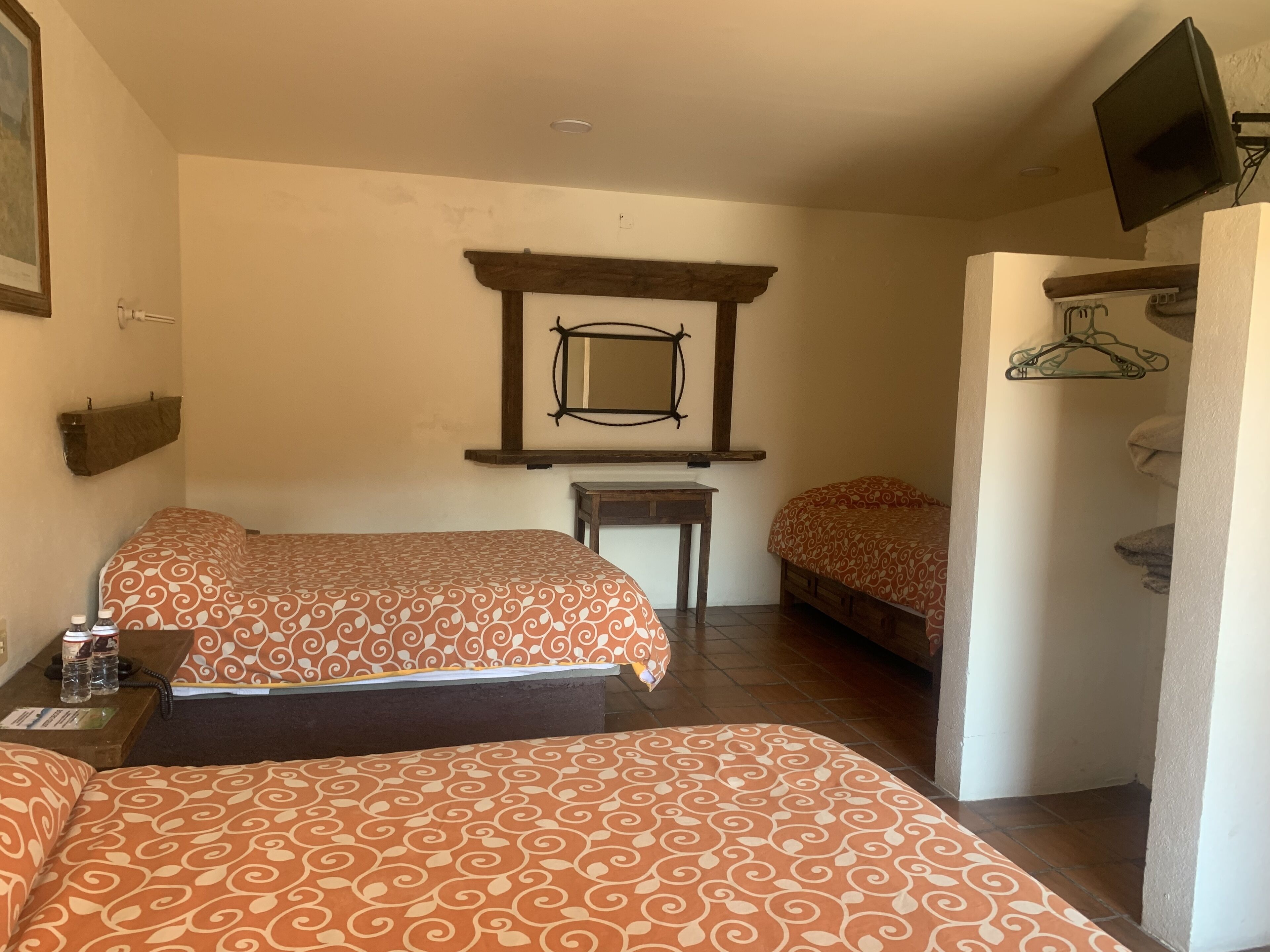 family room | 1 bedroom, down duvets, pillow-top beds, desk