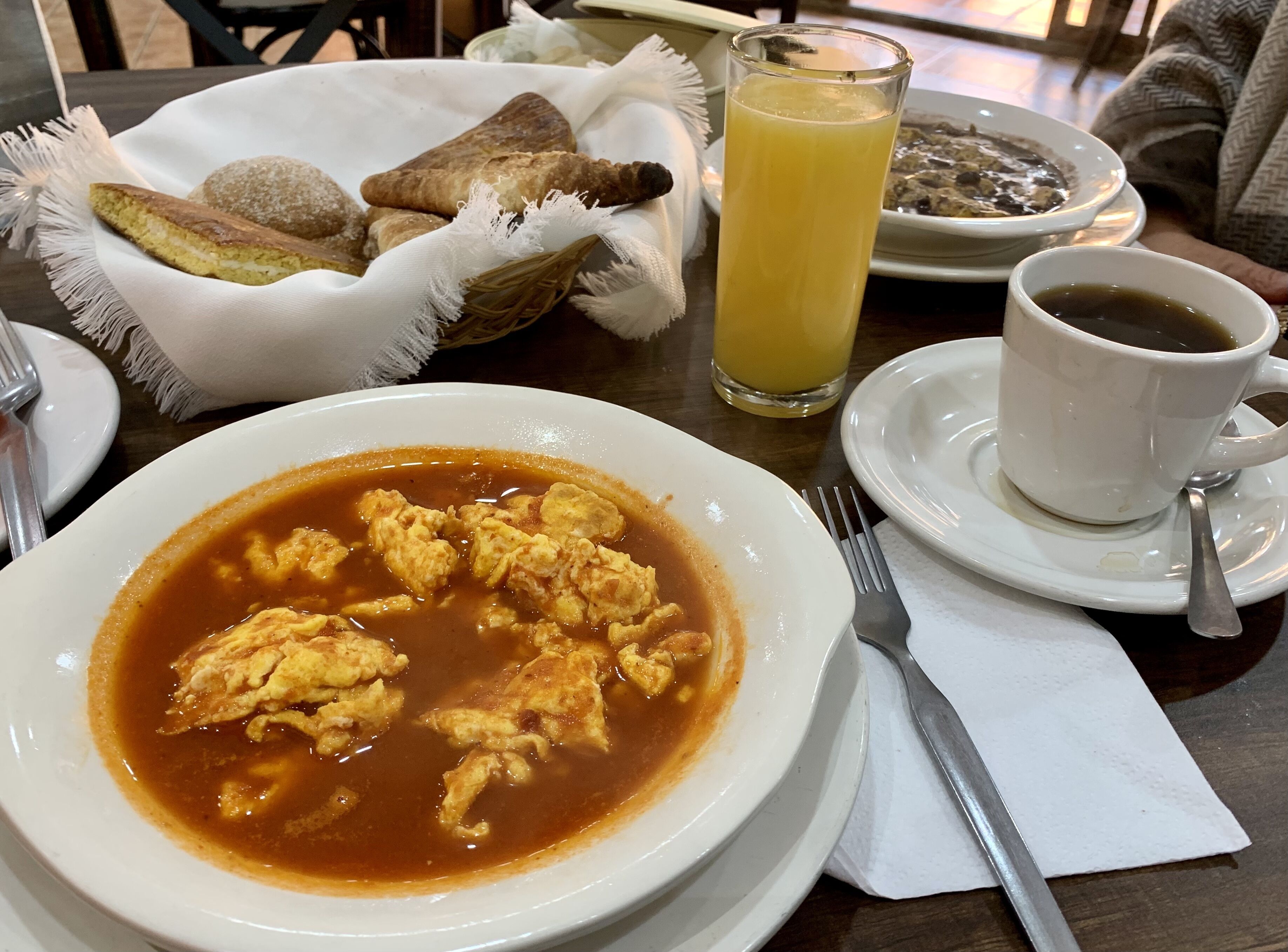 daily full breakfast (mxn 110 per person)