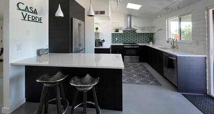 A Sonoran desert getaway! Outdoor oasis! Dog friendly! Fully fenced backyard.