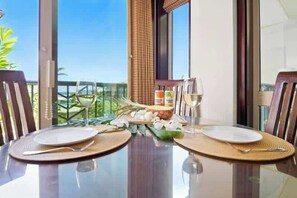 Dining - D312 - Ocean & Pool View Suite, Amazing Location, Centrally Located & Stunning! (Kapaa)