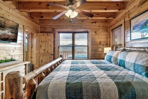 5 camere, una scrivania, ferro/asse da stiro, Wi-Fi gratuito