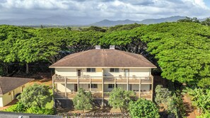 Exterior - 4 Bedroom Home with AC Located a Minute From the Beach, Snorkeling & Swimming (koloa)