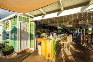 Bar (on property) - 4 Bedroom Home with AC Located a Minute From the Beach, Snorkeling & Swimming (koloa)