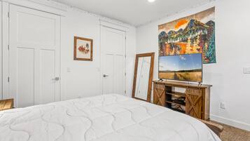 2 slaapkamers, een strijkplank/strijkijzer, gratis wifi, beddengoed