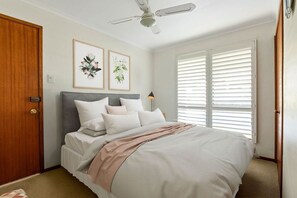 3 bedrooms, desk, iron/ironing board, travel cot