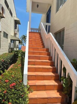 تفاصيل الفندق من الخارج