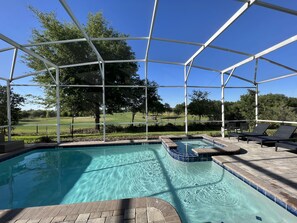 Innenpool, beheizter Pool