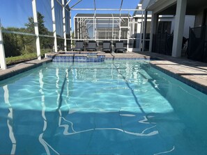 Innenpool, beheizter Pool