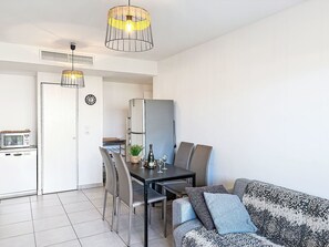 Interior - Les Calanques de Saint Aygulf by Interhome (Saint Aygulf)