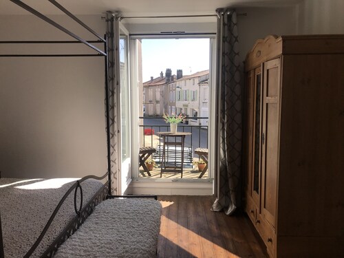 Montemboeuf - Cottage - Sleeps 2 - Parking