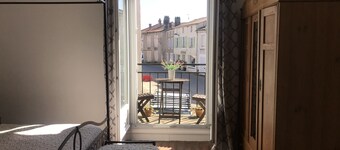 Montemboeuf - Cottage - Sleeps 2 - Parking