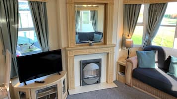 TV, fireplace, stereo