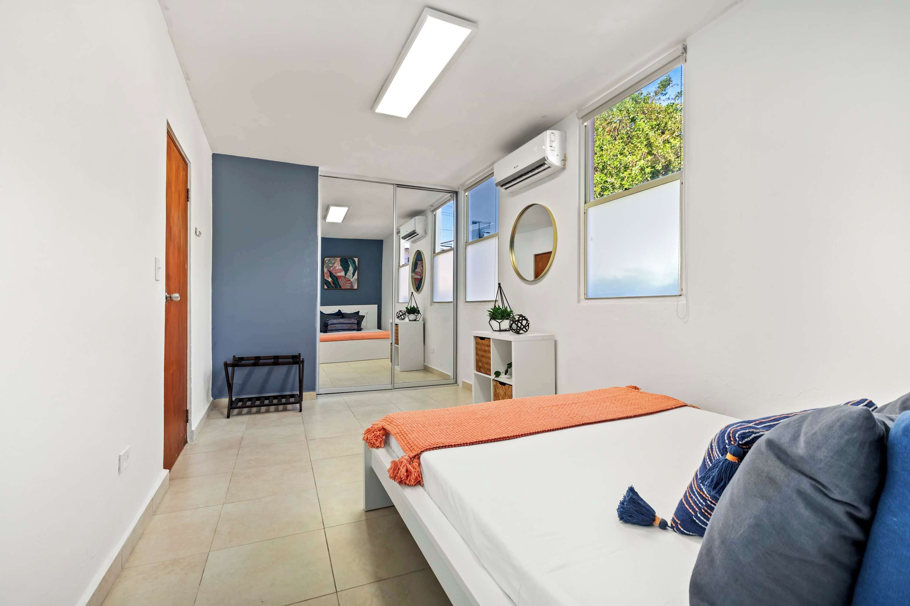 Bügeleisen/Bügelbrett, kostenloses WLAN, Bettwäsche