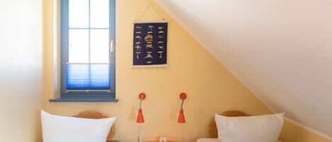 3 bedrooms, free WiFi, bed sheets