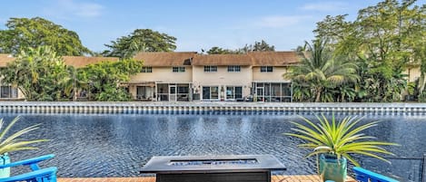 屋外プール、温水プール