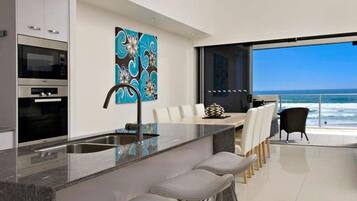 Executive Apartment | Private kitchen