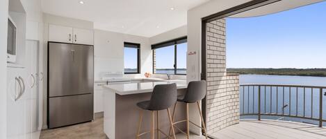 Superior Room, River View | Private kitchen