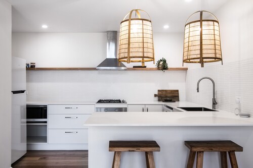 Hidden Jem is Luxurious and is walking distance to town