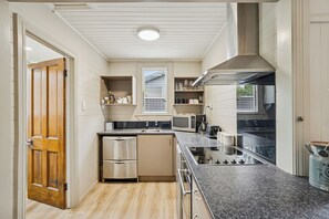 Refrigerador, microondas, lavavajillas y tostadora 