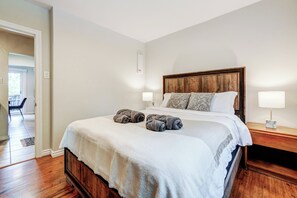 3 chambres, coffres-forts dans les chambres, bureau