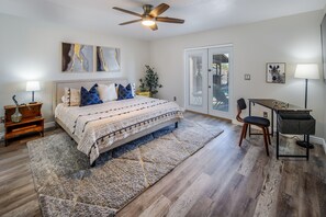 3 bedrooms, in-room safe, desk, free WiFi - Extended Stay Oasis/Lake Views/Pool+Hot Tub/Snowbird Friendly/RV Covered Parking (Lake Havasu City)