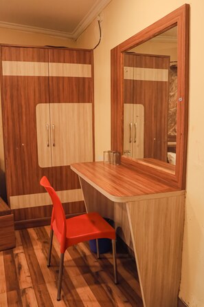 Family Room | Desk, free WiFi, bed sheets - Hotel Mukesh residency (Pune)