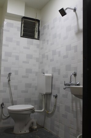Family Suite room | Bathroom - Hotel Mukesh residency (Pune)