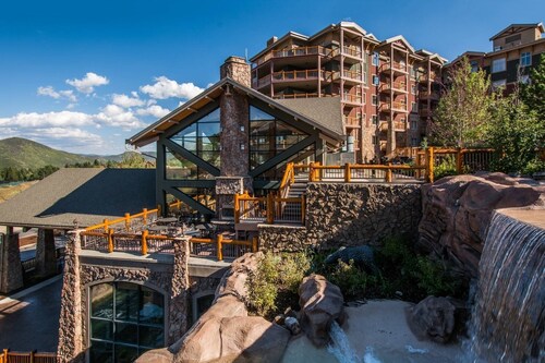 Westgate Resort Ski-In / Ski-Out Condo | Free Ski Valet | Hot Tubs | Room Service