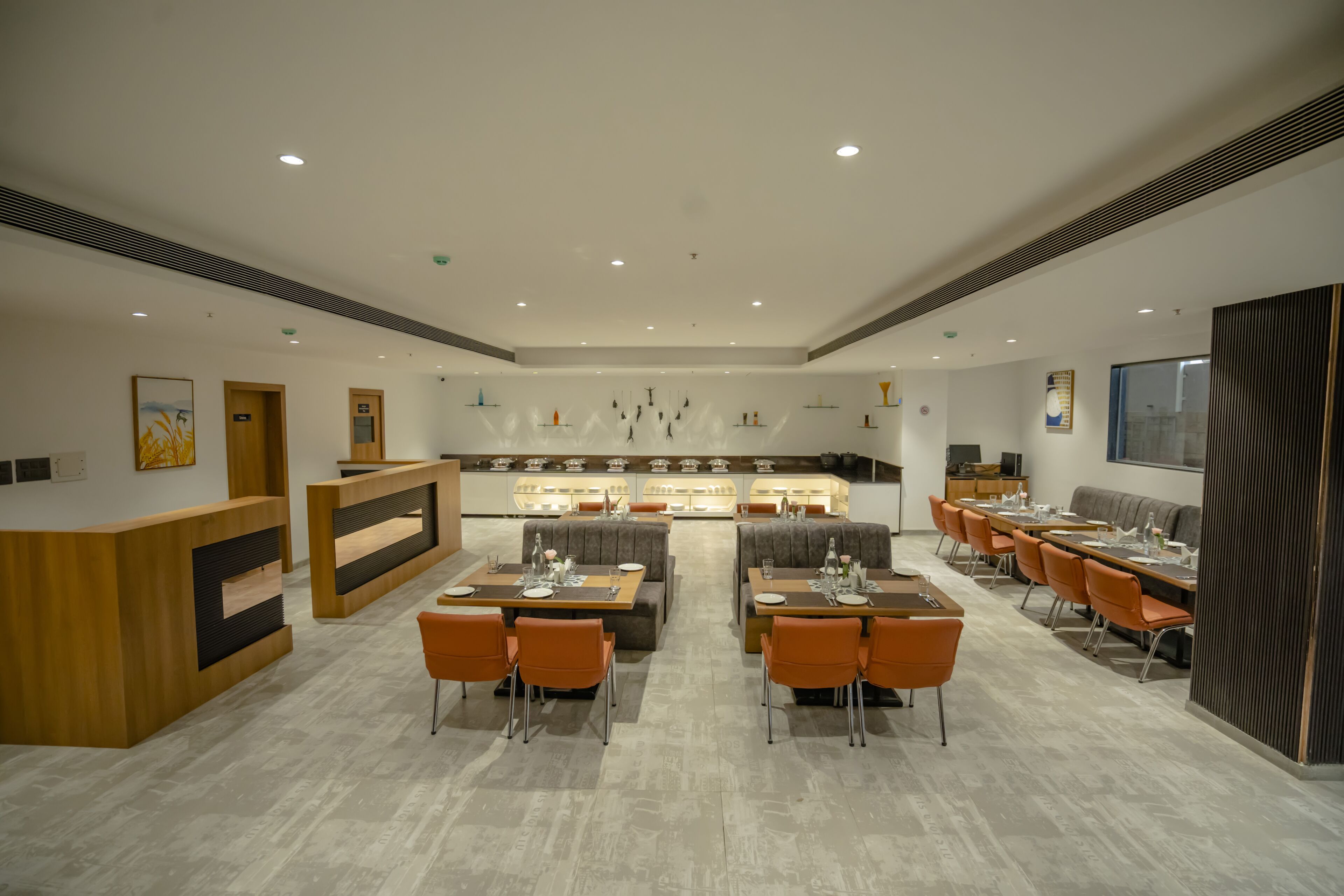 Breakfast, lunch, dinner served; local and international cuisine 