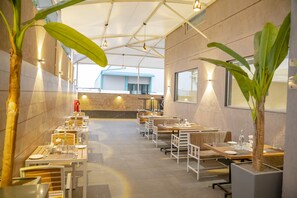 بار (في المنشاة)