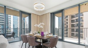 Signature Apartment, City View | Dining room