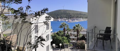 Standard Room, 1 Double Bed, Sea View, Sea Facing | Minibar, free WiFi, bed sheets