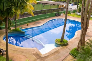 Utomhuspool