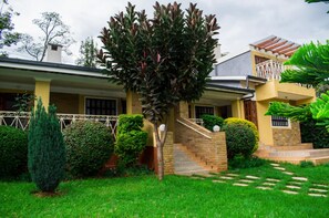 Front of property - Maya's Guest House (Nyeri)