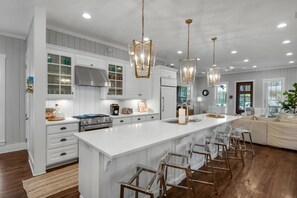 Fridge, microwave, dishwasher, coffee/tea maker