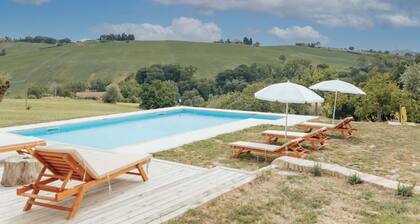 Charm and well-being in a rural setting. Dedicated to all those who seek comfort and style but love