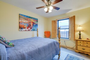 2 bedrooms, iron/ironing board, Internet, bed sheets - Fort Worth Home w/ Patio: 5 Mi to Dtwn! (Fort Worth)