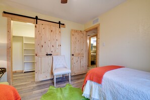 2 chambres, fer et planche à repasser, accès Internet, draps fournis