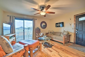 TV - Fort Worth Apt < 5 Mi to Downtown! (Fort Worth)