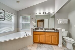 Articles de toilette gratuits, sèche-cheveux, serviettes fournies