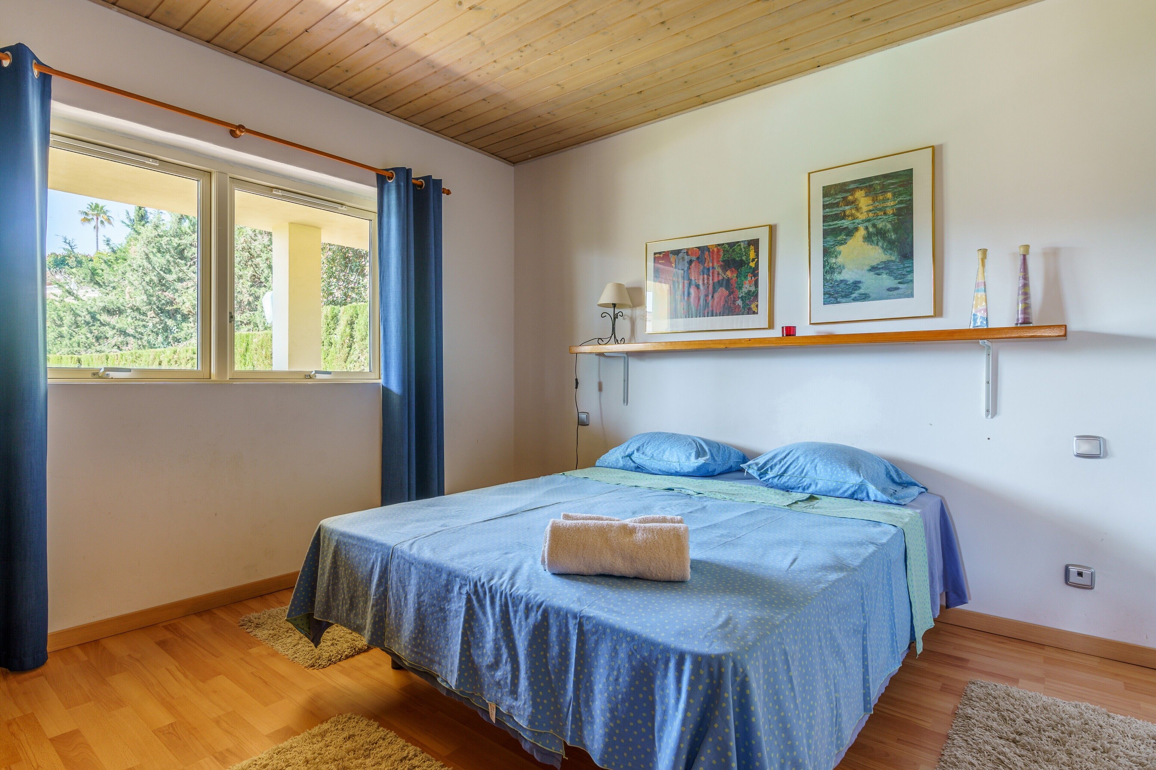 3 dormitorios, tabla de planchar con plancha, wifi gratis y ropa de cama