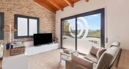 Studio 'Loft Cim Apartments' with Mountain View, Wi-Fi and Air Conditioning