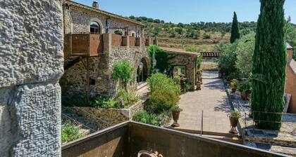Maison de vacances "Mas Renart" avec vue sur la montagne, piscine, Wi-Fi, jardin et terrasse.