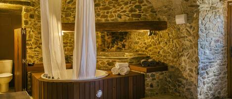 Bathtub, hair dryer, towels