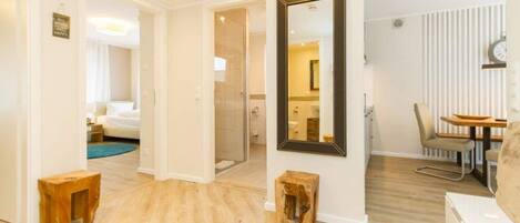 2 bedrooms, in-room safe, WiFi, bed sheets