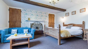 Superior Double Room | Hypo-allergenic bedding, individually decorated, individually furnished