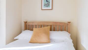 Classic Single Room | Hypo-allergenic bedding, individually decorated, individually furnished